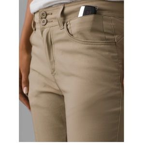 Praha Halle II Straight leg pant, Sandbar color. Size 10
